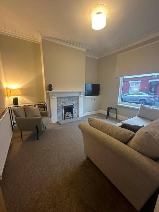 Three Bedroom By Brookland Serviced Short Lets With Free Wifi * Manchester